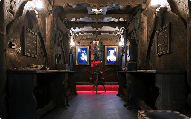 Eine Lasertag-Arena mit Graffitti-Applikationen