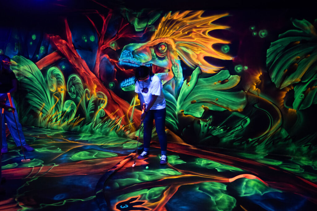 Laserland Cottbus Neon Golf-01